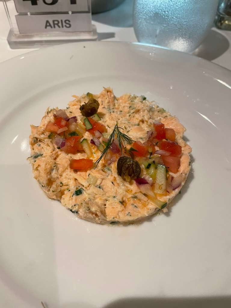 Salmon tartare